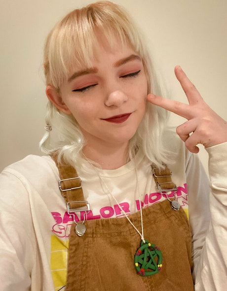 elle chu estrella del arte imágenes