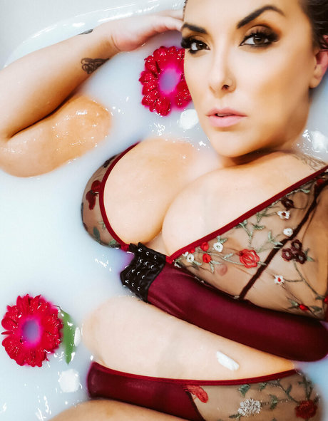 wildflower babe actrice pornographique des photos