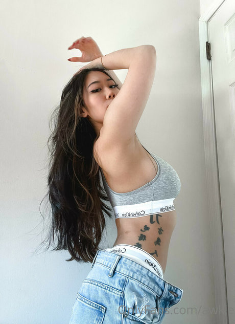 Awkie hermosa estrella porno galería