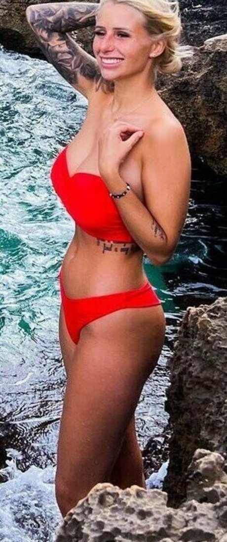 Carina Spack desnudos de estrellas porno foto