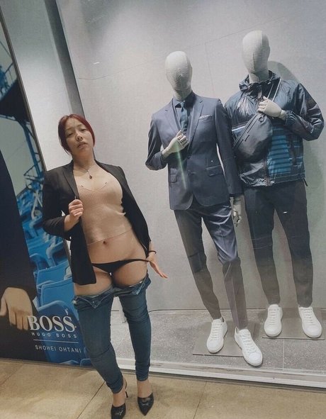 Tunamayo modelo desnuda fotos