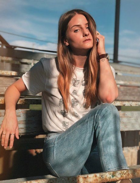 stoneyghostkitten bonita actriz archivo