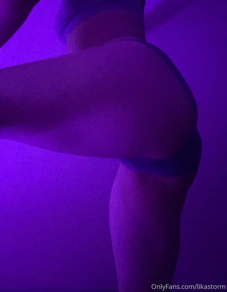 likastorm buen modelo fotos