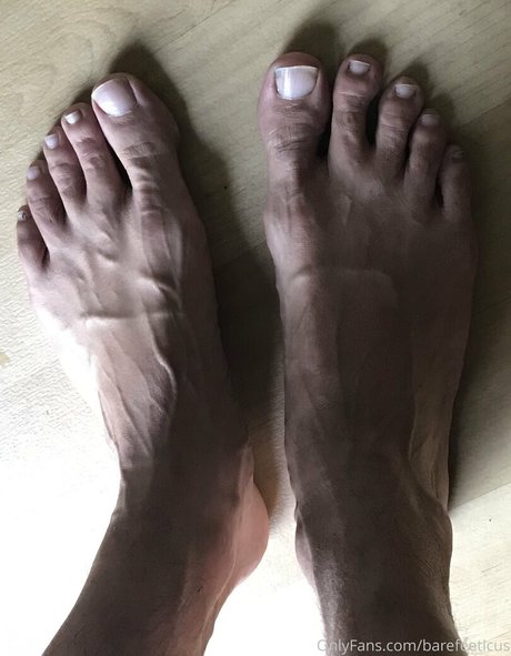 barefeeticus estrella porno superior foto