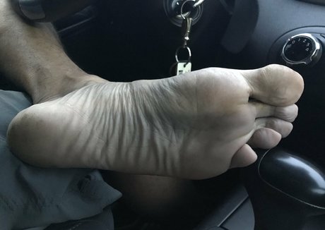 barefeeticus actriz de arte archivo