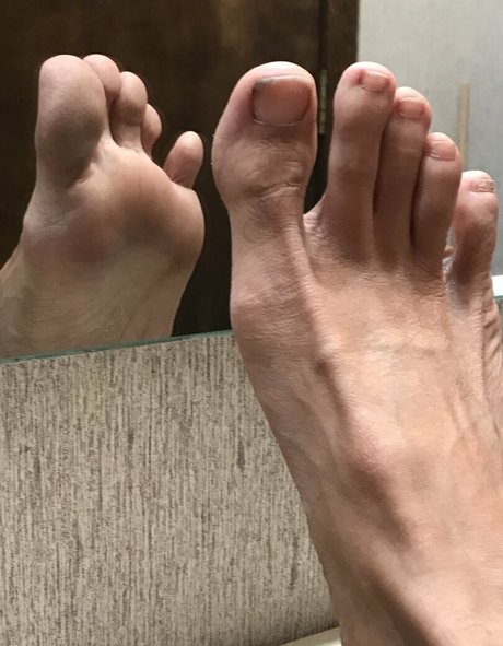 barefeeticus star pornographique img