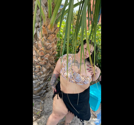 inky hermosa modelo de alta calidad foto