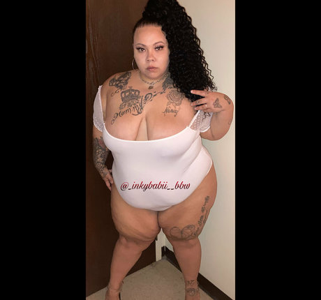 inky hermosa actriz de alta definición galería