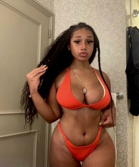 Lexxiibaebie modelo desnudo galería