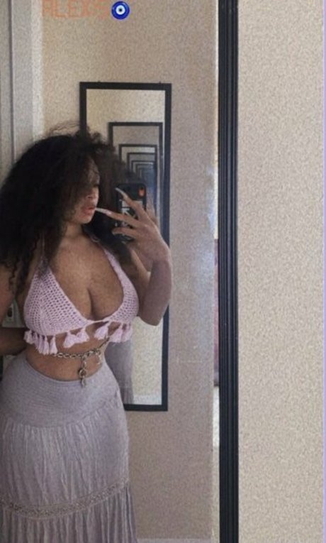 Lexxiibaebie actrice érotique galerie