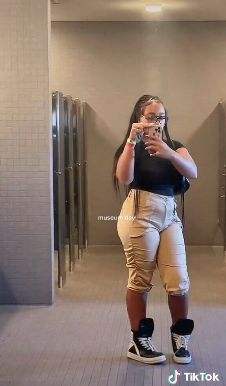 Lexxiibaebie star du porno adulte images