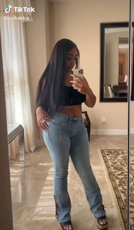 Lexxiibaebie modelo sexual foto