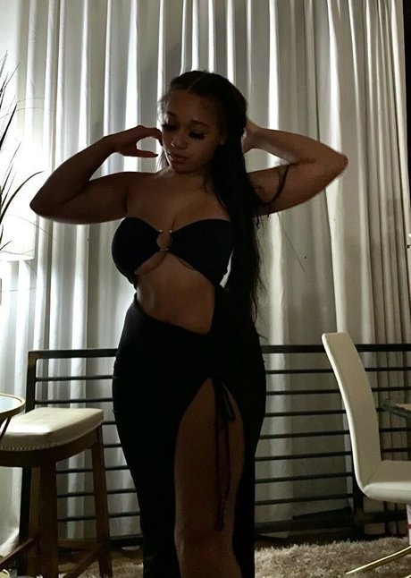 Lexxiibaebie modelo sexy galería