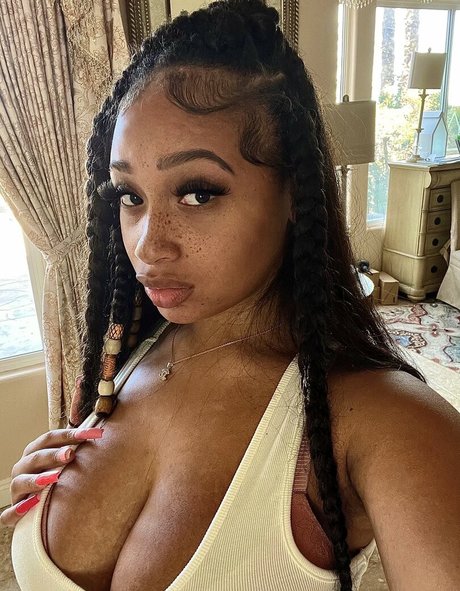 Lexxiibaebie estrella porno adulto foto