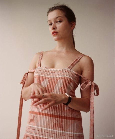 Sophie Cookson hd model galleries