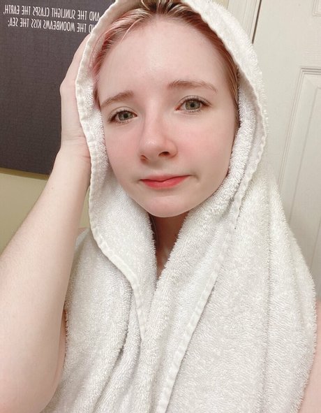 renbunni modelo desnudos foto