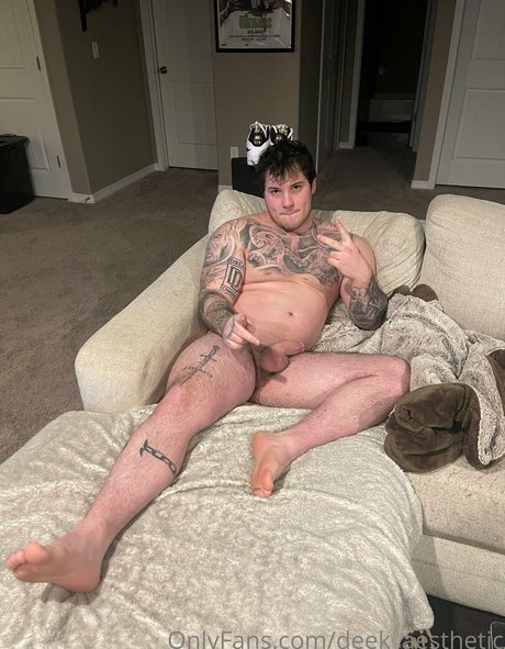 deek aesthetic modelo desnudo foto