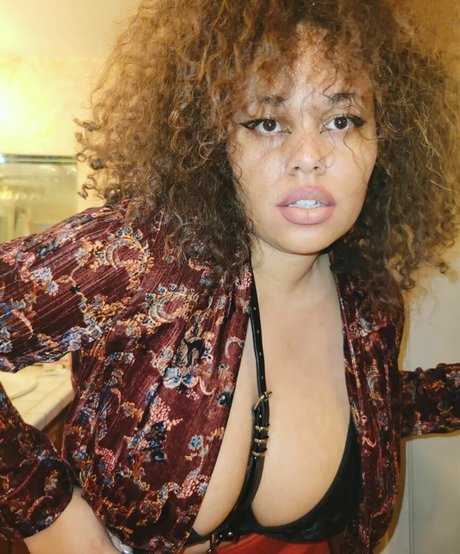 Sharlettewitch actriz de desnudos imágenes