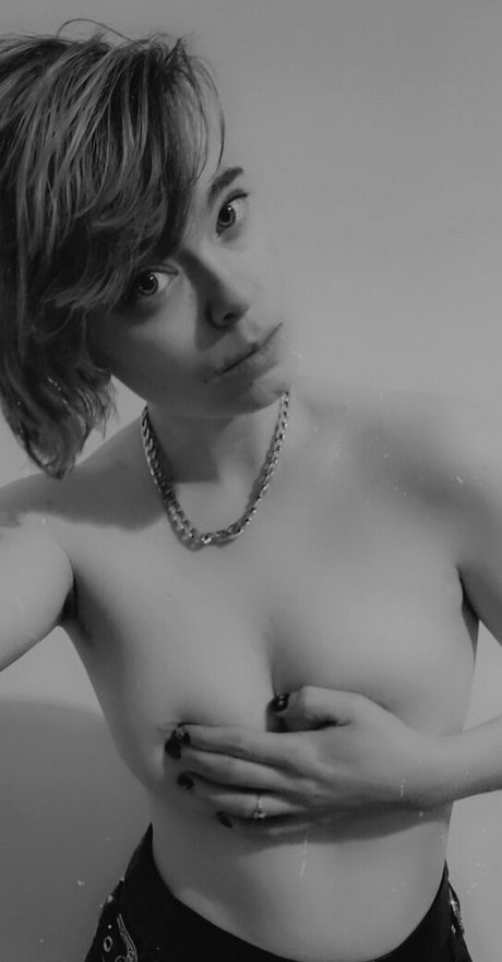 naughtylittlekitten93 estrella porno galerías