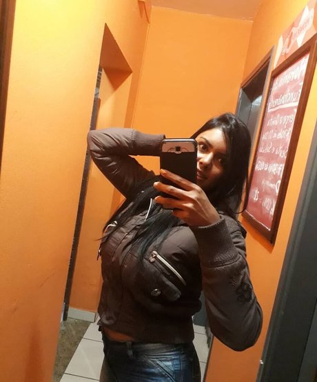 Evelim Alves estrella libre fotos