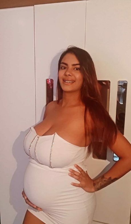 Evelim Alves modelo de alta calidad imágenes