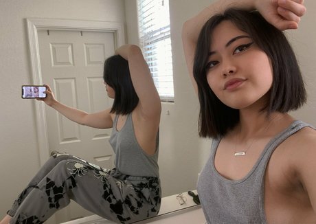 erikasivysaur model hot photos