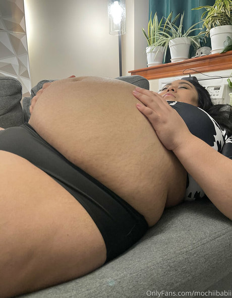 mochiibabii estrella porno bonita galería