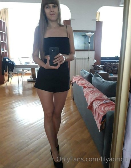 lilyapricot model high quality img