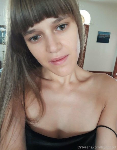 lilyapricot sexy model picture