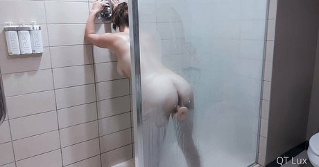 qtlux pretty pornstar gallery