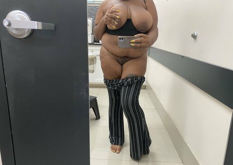 pawg selfie onlyfans perfect pic