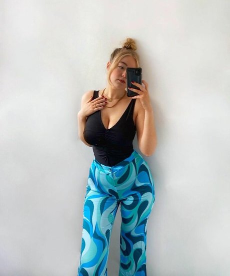 Lotten Sheppard hermosa actriz galería