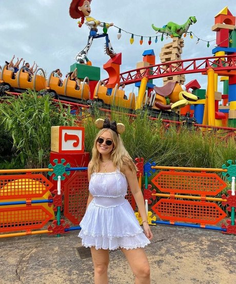 Lotten Sheppard star du porno en haute qualité images