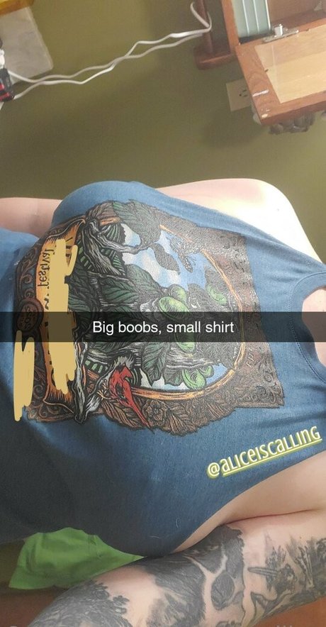 aliceiscalling porn actress img