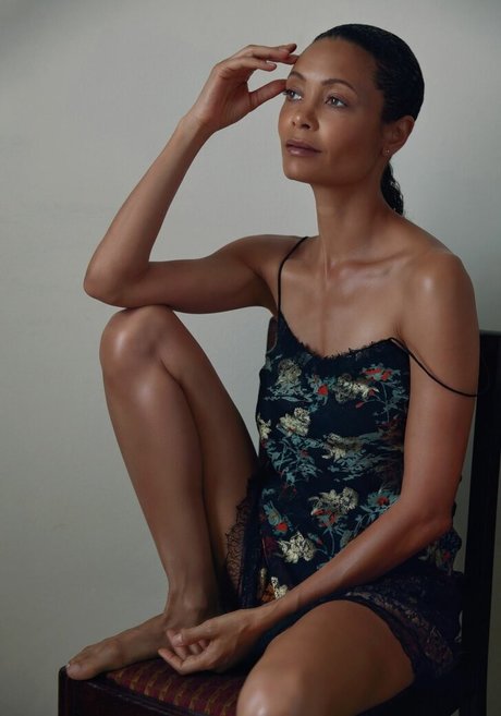Thandie Newton modelo agradable galería