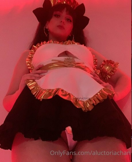 aluctoriachan actriz desnuda fotos