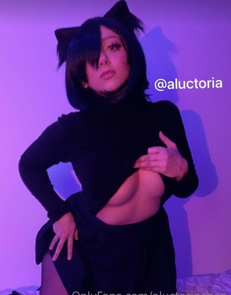 aluctoriachan bonita estrella porno fotos