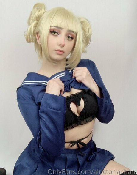 aluctoriachan actriz adulta galerías