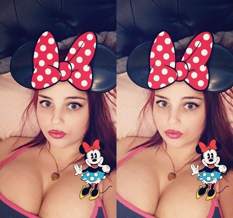 Nikkimichay actrice libre des photos