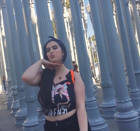 Nikkimichay modelo gratis imagen