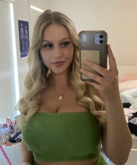 scorpio milk actriz erótica galerías