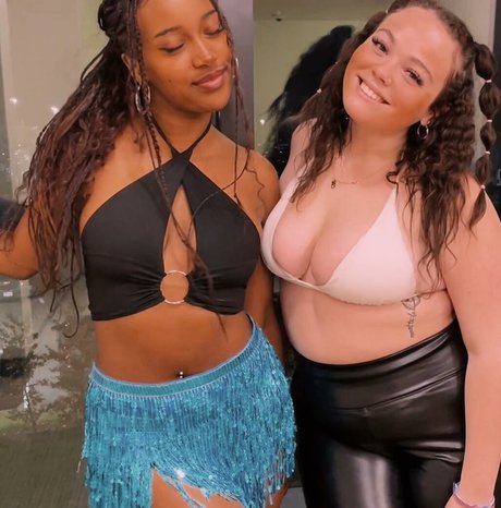 Trío asiático onlyfans desnudo hd galería