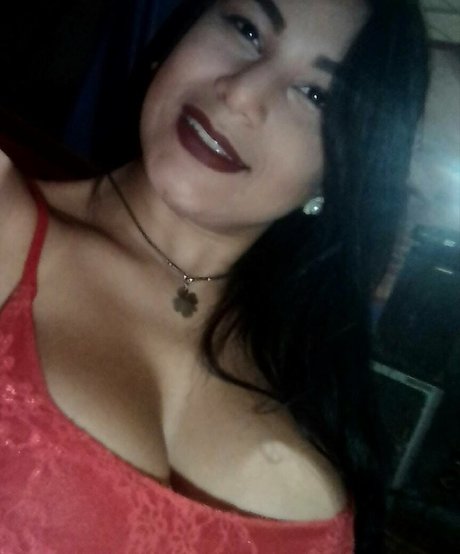 Nohely Guilarte modelo desnuda archivo