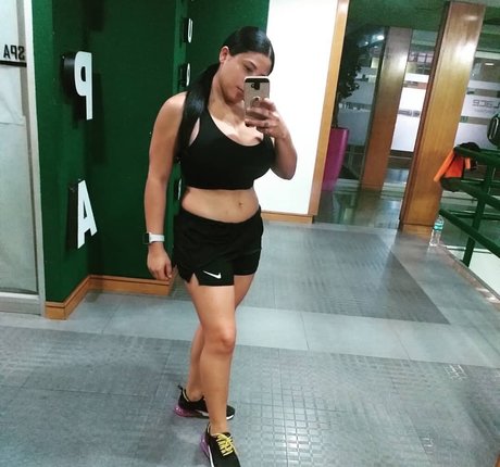 Nohely Guilarte actrice libre des photos