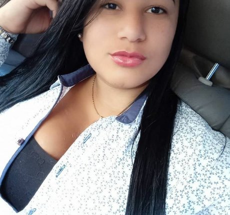 Hermana desnuda onlyfans caliente erótico foto