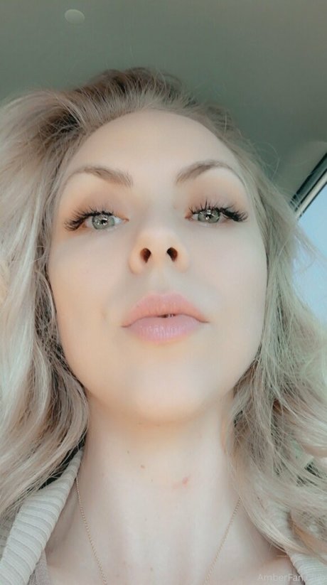 Nina Rei modelo libre imágenes