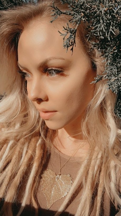 Nina Rei modèle chaud collection