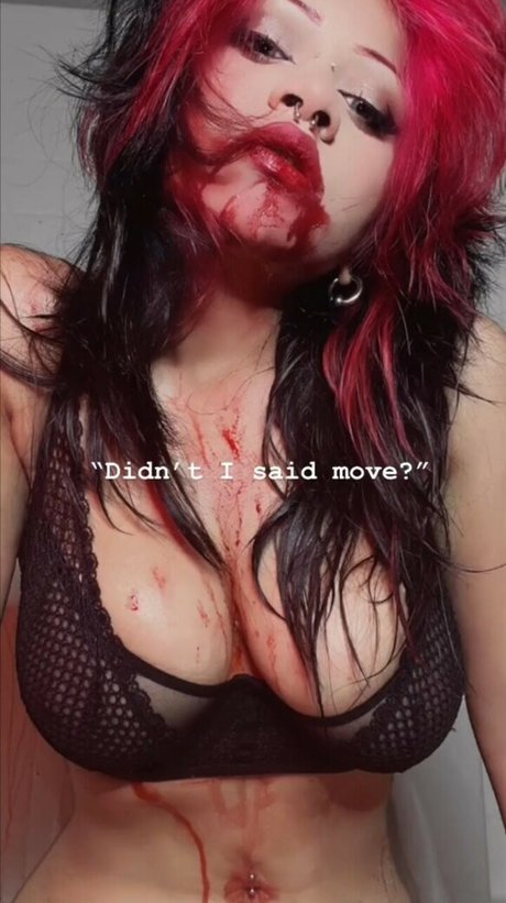 Distortedeyes bonita modelo galerías