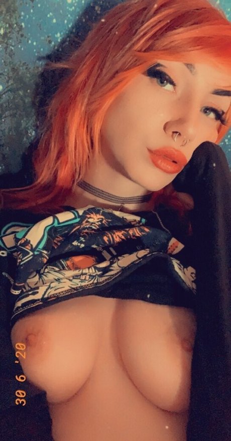 chrryghxst actriz atractiva imagen