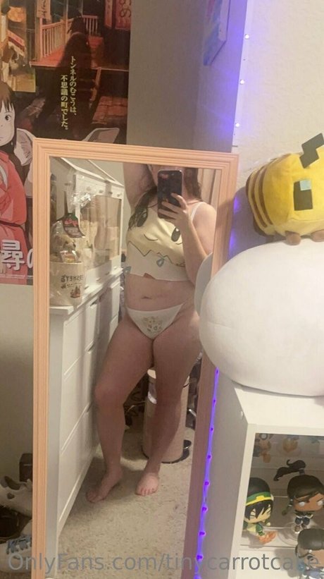 tinycarrotcake pornstar sexy img